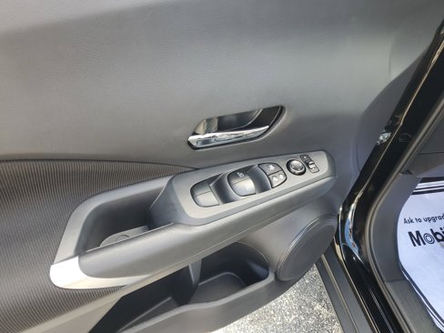 Used 2023 Nissan Kicks SV image 12