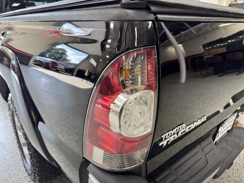 Used 2011 Toyota Tacoma 4x4 Double Cab image 9
