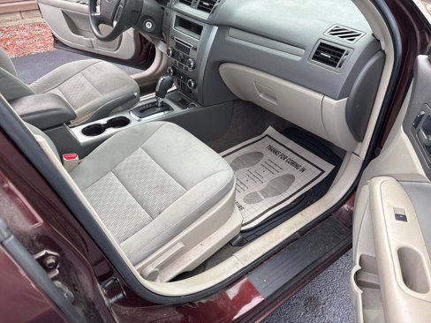 Used 2012 Ford Fusion SE image 8