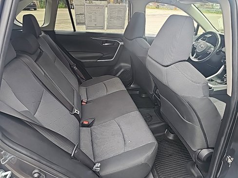 Used 2020 Toyota RAV4 XLE image 15