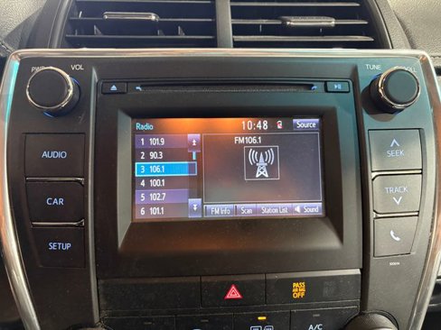 Used 2017 Toyota Camry SE image 11
