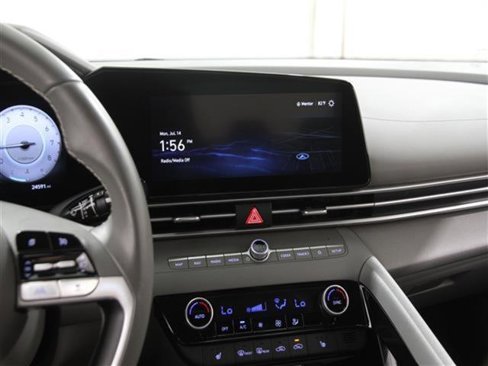 Certified 2023 Hyundai Elantra SEL w/ Convenience Package image 9