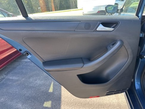 Used 2016 Volkswagen Jetta S image 6