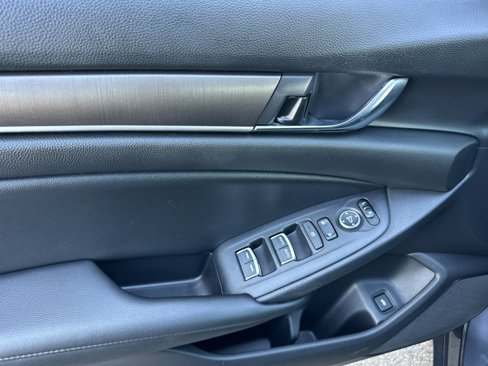 Used 2021 Honda Accord LX image 10