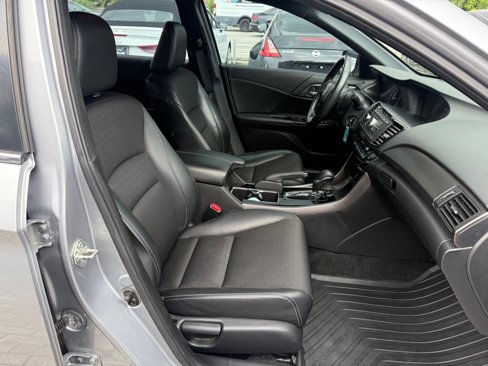 Used 2016 Honda Accord Sport image 33
