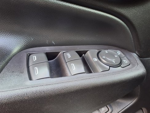 Used 2018 Chevrolet Equinox Premier image 19