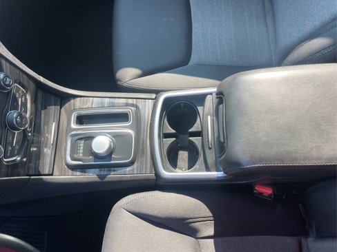 Used 2019 Chrysler 300 Touring w/ Chrome Appearance Package image 14