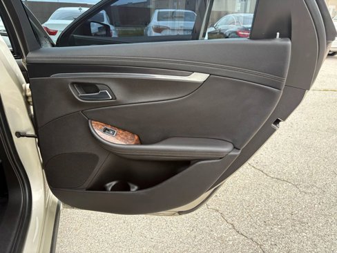 Used 2014 Chevrolet Impala LT image 13