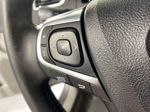 Used 2016 Toyota Camry XLE image 11