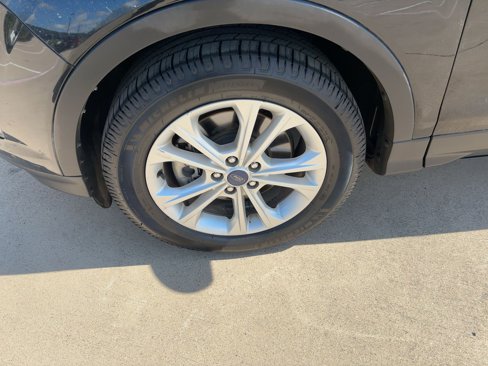 Used 2017 Ford Escape SE image 12