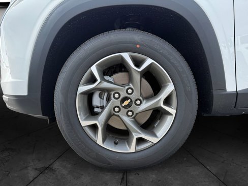 New 2025 Chevrolet Trax LT image 14