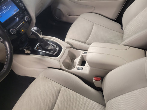 Used 2018 Nissan Rogue Sport SV w/ SV Technology Package image 17
