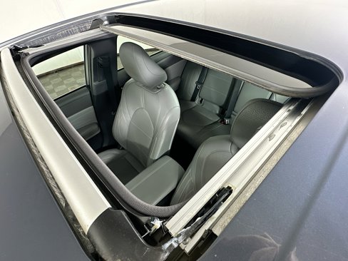 Used 2019 Toyota Avalon Limited image 21
