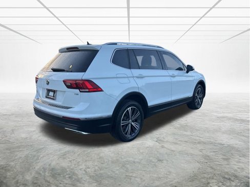 Used 2018 Volkswagen Tiguan SEL image 4