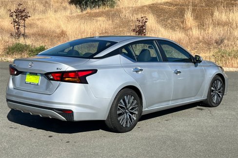 Used 2023 Nissan Altima 2.5 SV image 9