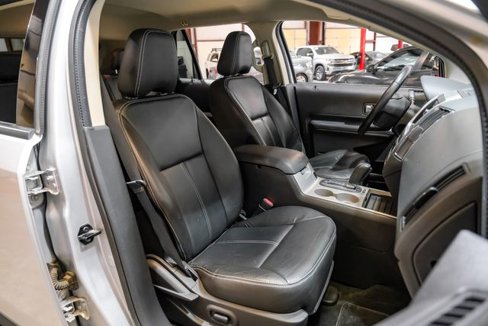 Used 2010 Ford Edge SEL image 39
