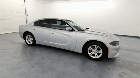 Used 2020 Dodge Charger SXT image 2