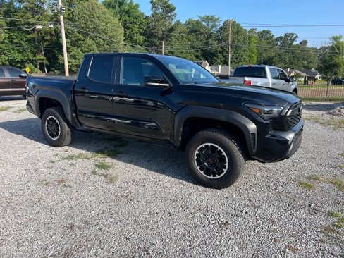 Used 2024 Toyota Tacoma TRD Off-Road image 4