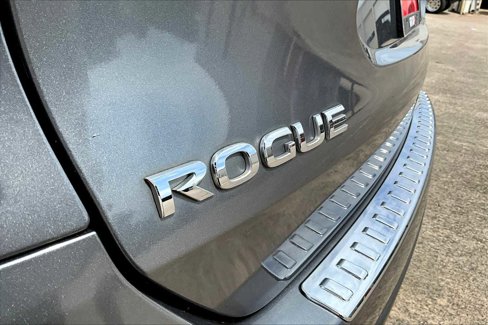 Used 2016 Nissan Rogue SV w/ SV Premium Package image 28