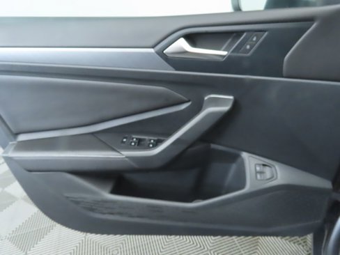 Certified 2024 Volkswagen Jetta SE image 25