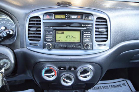 Used 2009 Hyundai Accent SE image 22