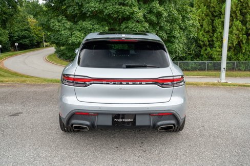 Certified 2024 Porsche Macan image 10