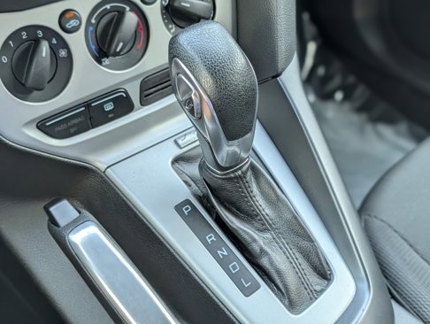 Used 2014 Ford Focus SE w/ SE Winter Package image 16