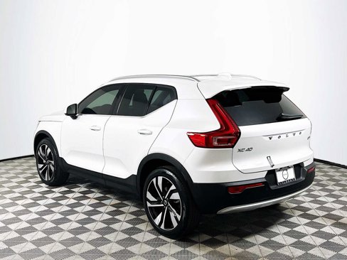 Used 2025 Volvo XC40 B5 Plus w/ Protection Package image 5