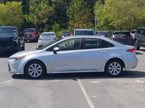 Used 2024 Toyota Corolla LE image 7