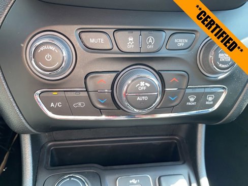 Certified 2022 Jeep Cherokee Limited w/ Elite Package image 18