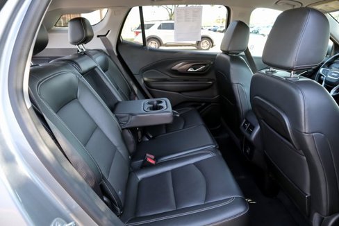 Used 2024 GMC Terrain SLT image 23