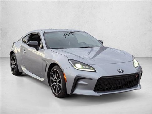 Used 2025 Toyota GR86 image 3
