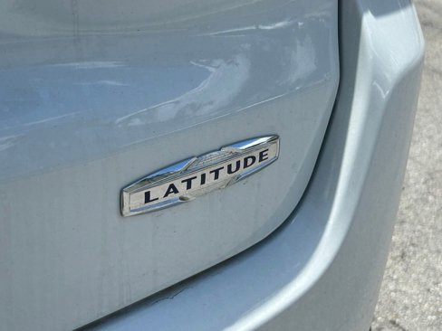 New 2025 Jeep Compass Latitude image 25