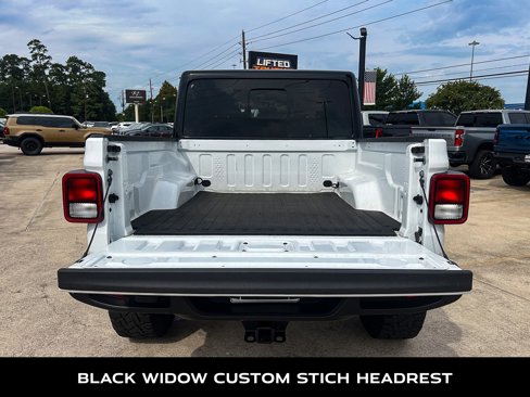 Used 2022 Jeep Gladiator Overland w/ Cold Weather Group image 8
