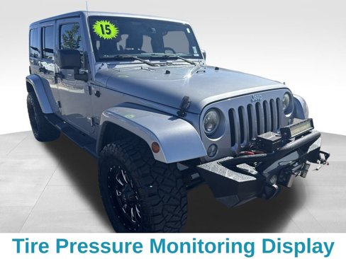 Used 2015 Jeep Wrangler Unlimited Sahara w/ Max Tow Package image 9