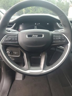 Used 2023 Jeep Grand Cherokee L Limited w/ Luxury Tech Group II image 13