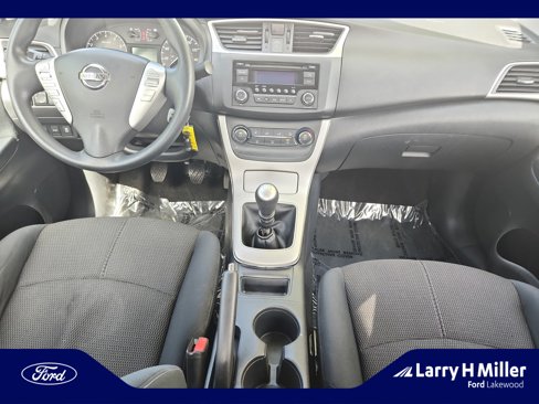 Used 2015 Nissan Sentra S image 20