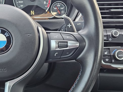 Used 2020 BMW M4 Convertible image 28
