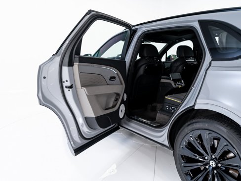 Certified 2024 Bentley Bentayga Extended Wheelbase image 20