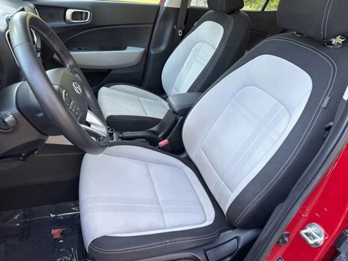 Certified 2022 Hyundai Venue SEL image 16