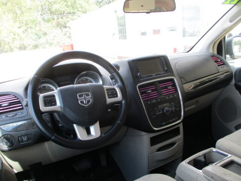 Used 2011 Dodge Grand Caravan Crew w/ Entertainment Group 1 image 7