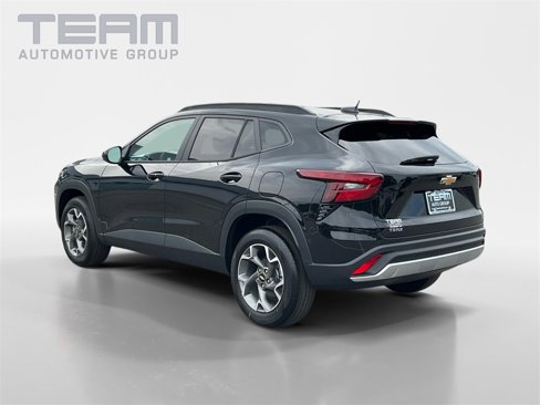 New 2026 Chevrolet Trax LT w/ Driver Confidence Package image 5