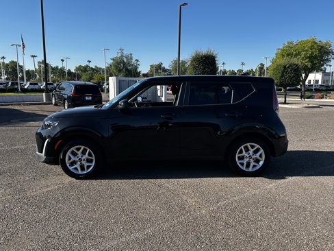 Used 2023 Kia Soul LX w/ LX Technology Package image 3