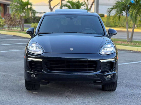 Used 2016 Porsche Cayenne image 3