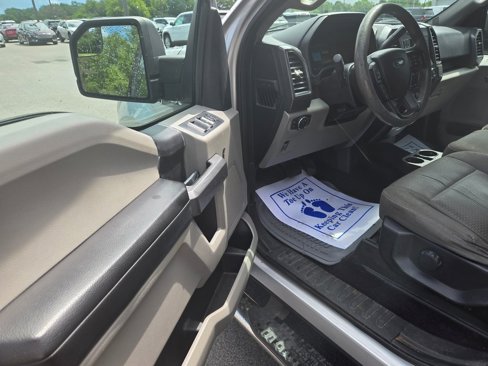 Used 2017 Ford F150 XLT image 6