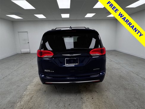 Used 2018 Chrysler Pacifica Limited image 6
