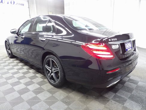 Used 2019 Mercedes-Benz E 300 4MATIC image 5