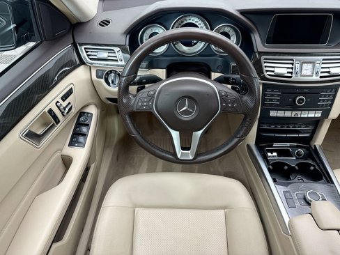 Used 2016 Mercedes-Benz E 350 4MATIC Sedan image 10