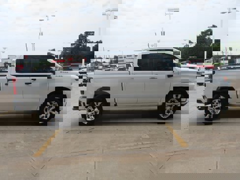 Used 2021 Chevrolet Silverado 1500 Custom image 8
