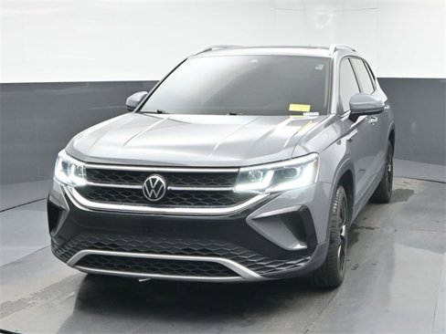 Used 2022 Volkswagen Taos SEL w/ Panoramic Sunroof Package image 3
